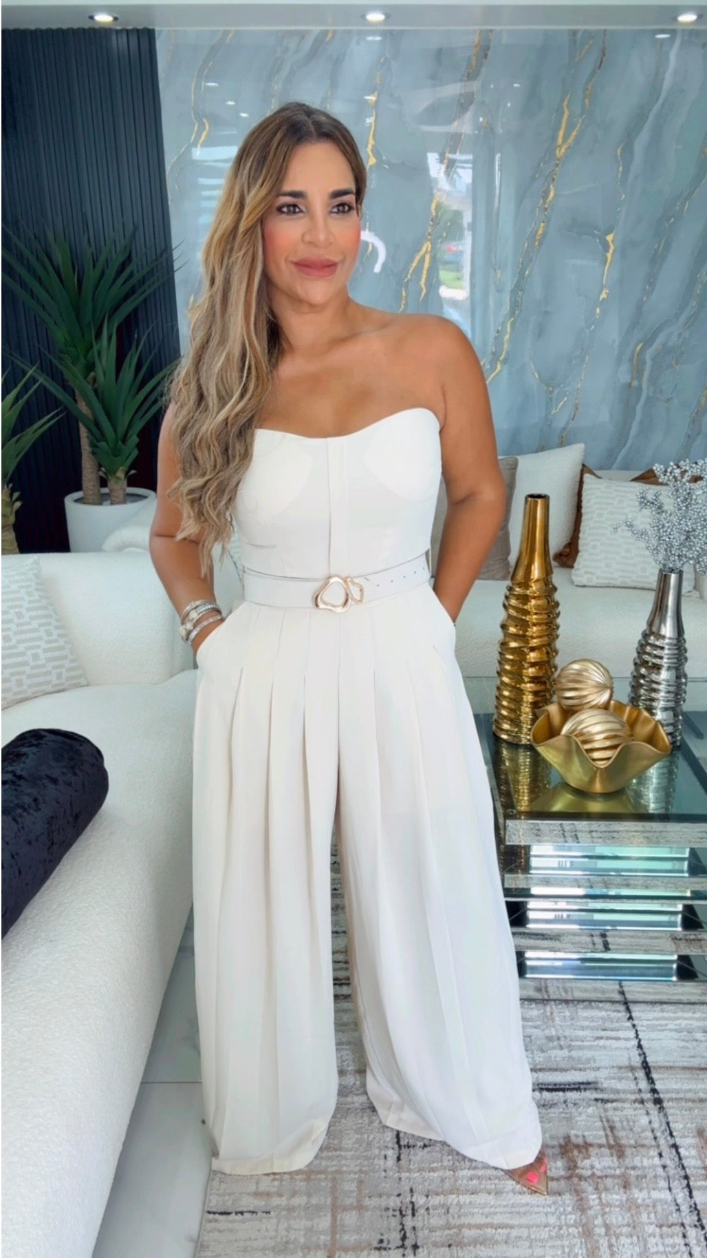 Valparaiso Beige Jumpsuit(incluye cinturón) utilicé talla Médium