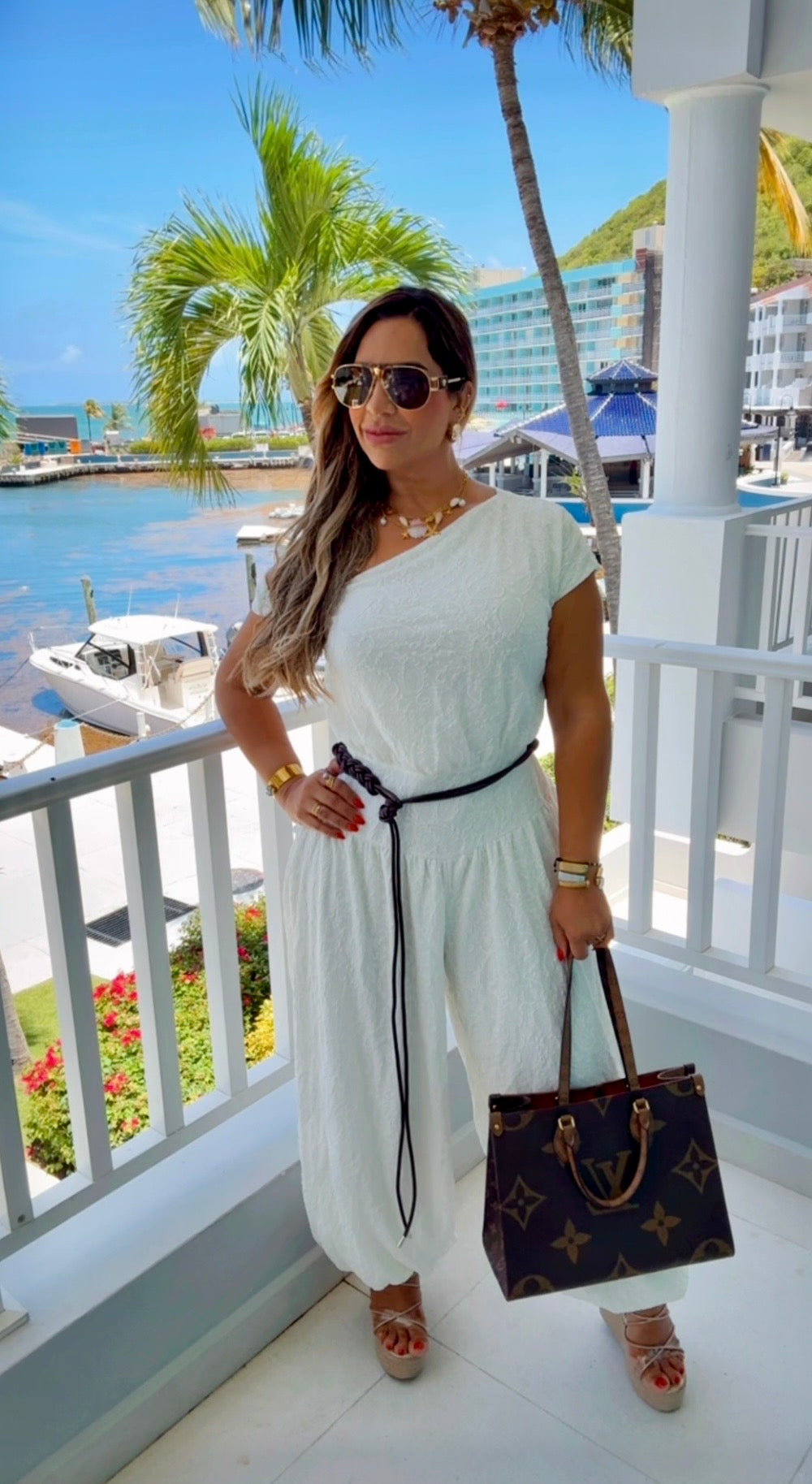 Casa Blanca Jumpsuit (spandex) trae cinturón ajustable