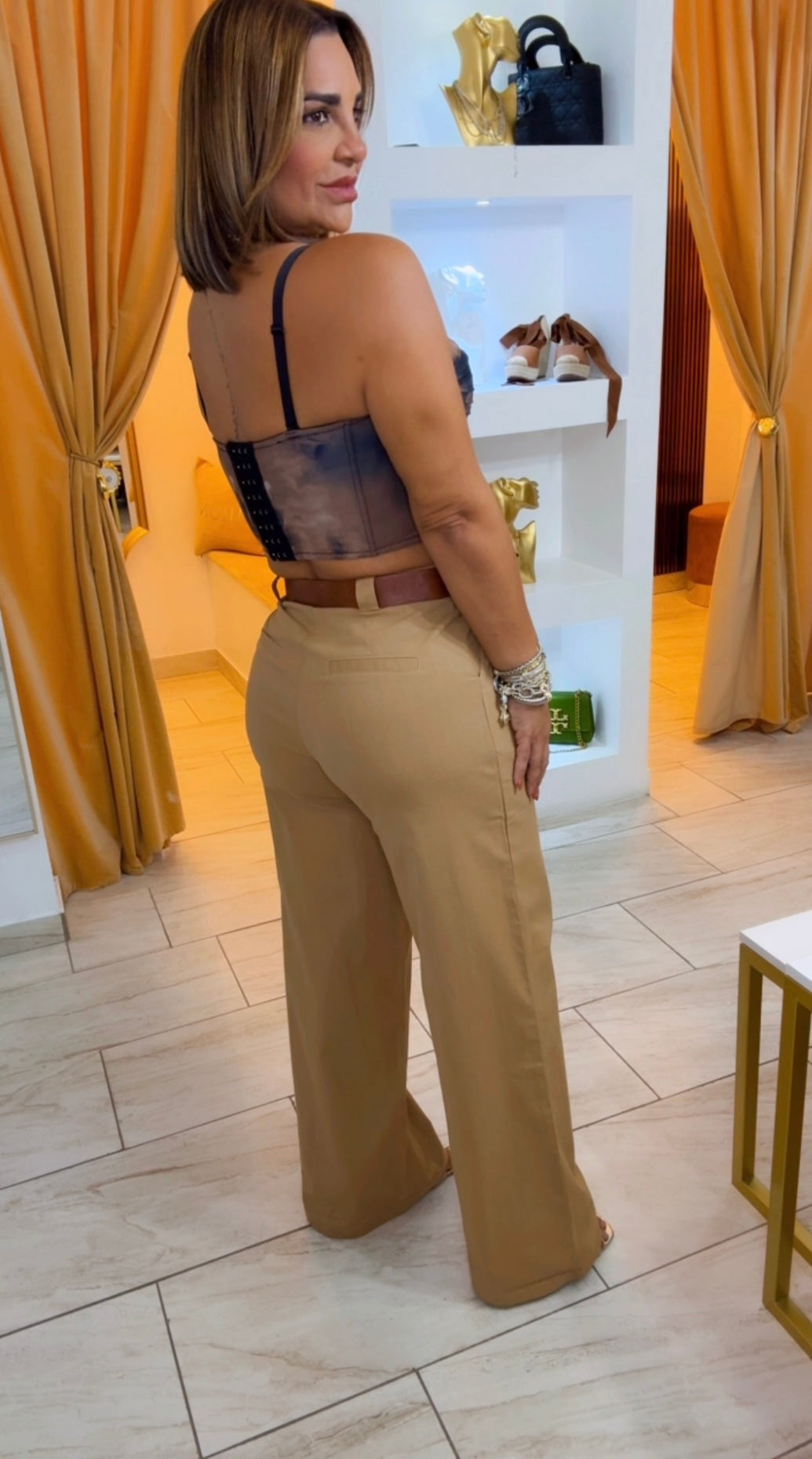 Indigo Mocha Pant (stretch) incluye el cinturón. Utilicé talla Small