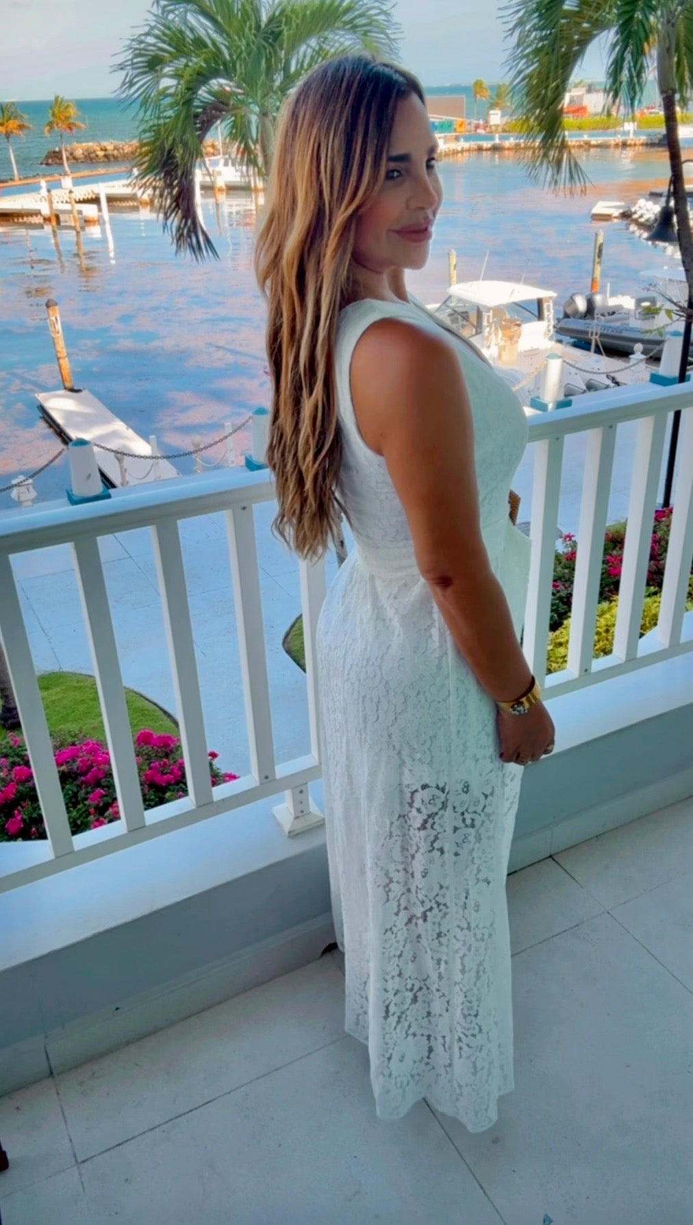 Las Croabas White Romper Dress (incluye cinturón) utilicé talla Médium