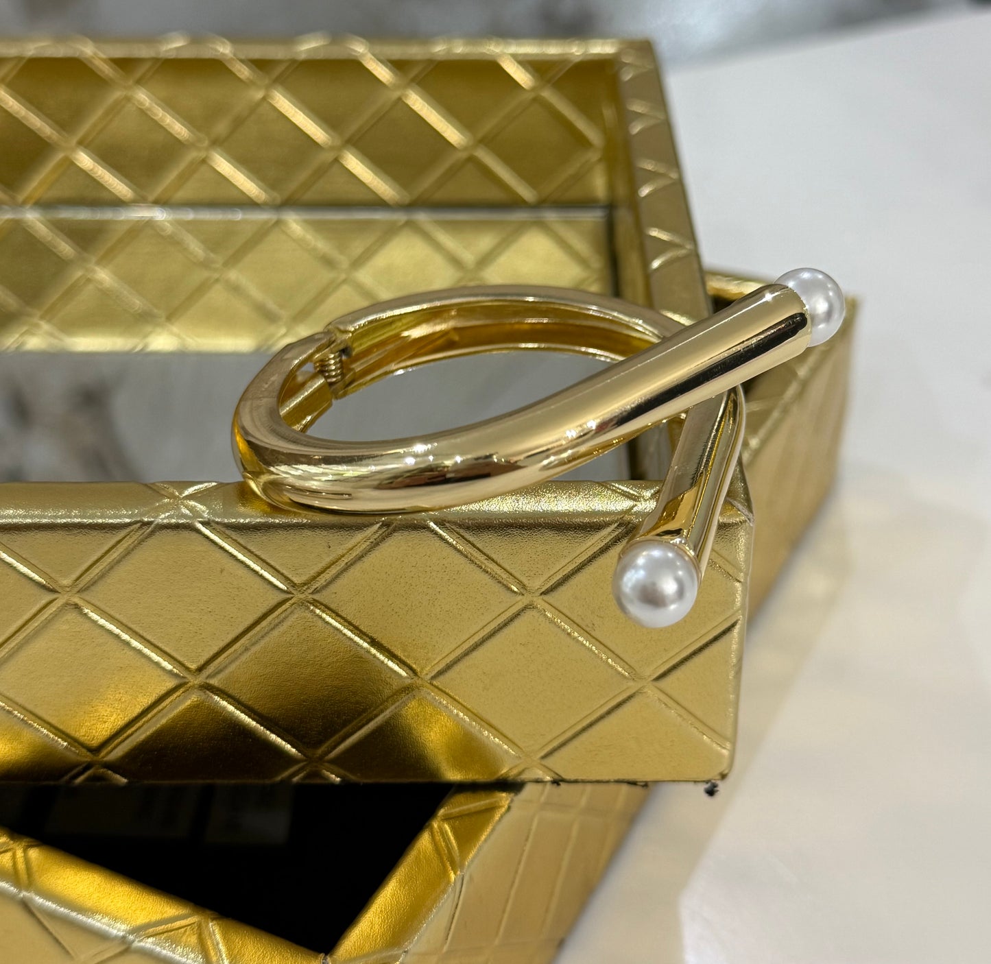 Laura Pearl Gold Bracelet (Fantasia Fina)