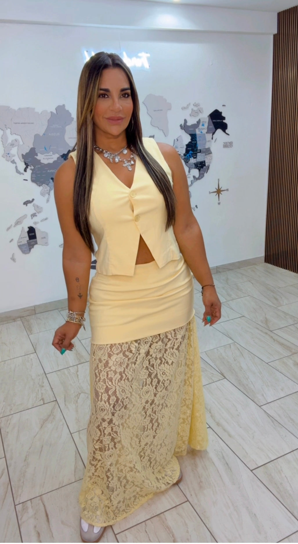 Capadocia Vest Yellow Skirt Set (corre grande) utilicé talla Small