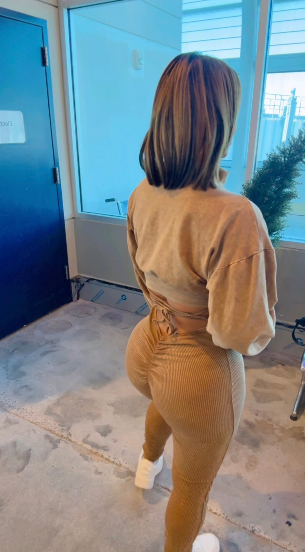 Charlotte Travel Mocha jumpsuit Set , stretch (incluye jacket) utilice talla M