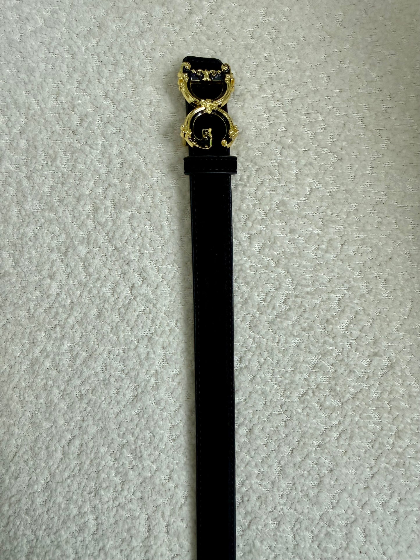 DG Black Belt (105) es color negra