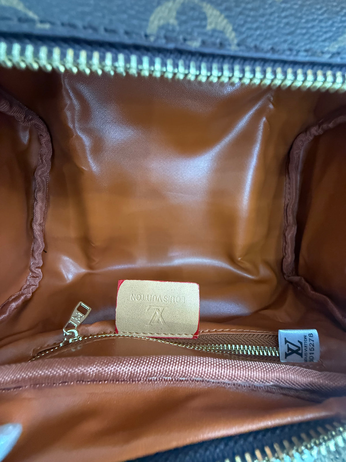 LV Monogram Makeup Bag (2 en 1) incluye caja