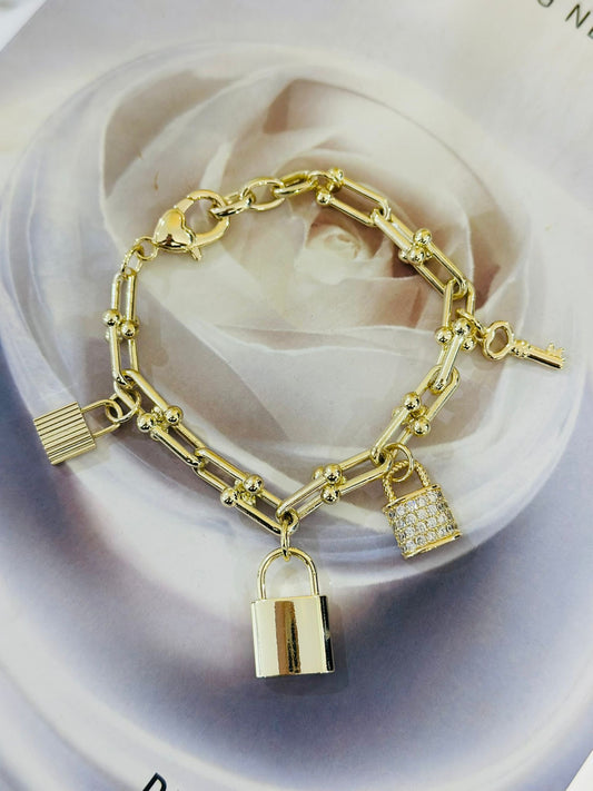 lock and key Gold Bracelet