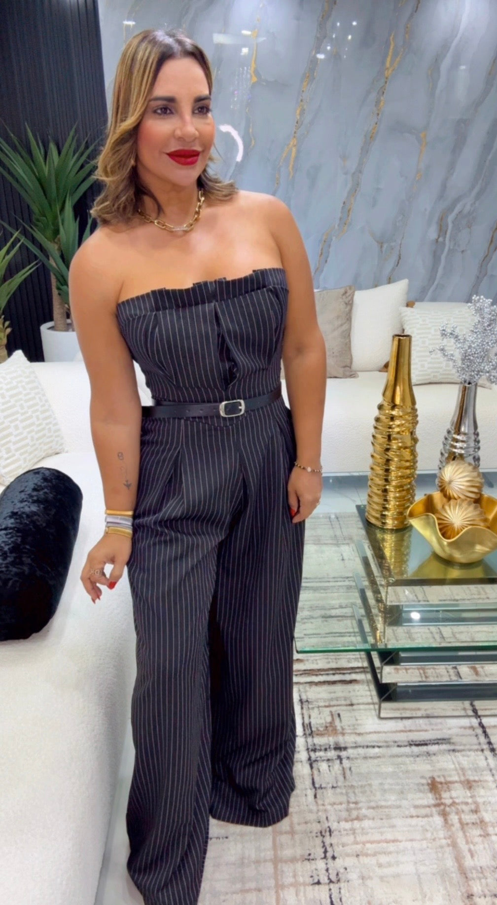 Trendy Boss B&W Blazer Jumpsuit (incluye cinturón)  (Spandex) utilicé talla Médium