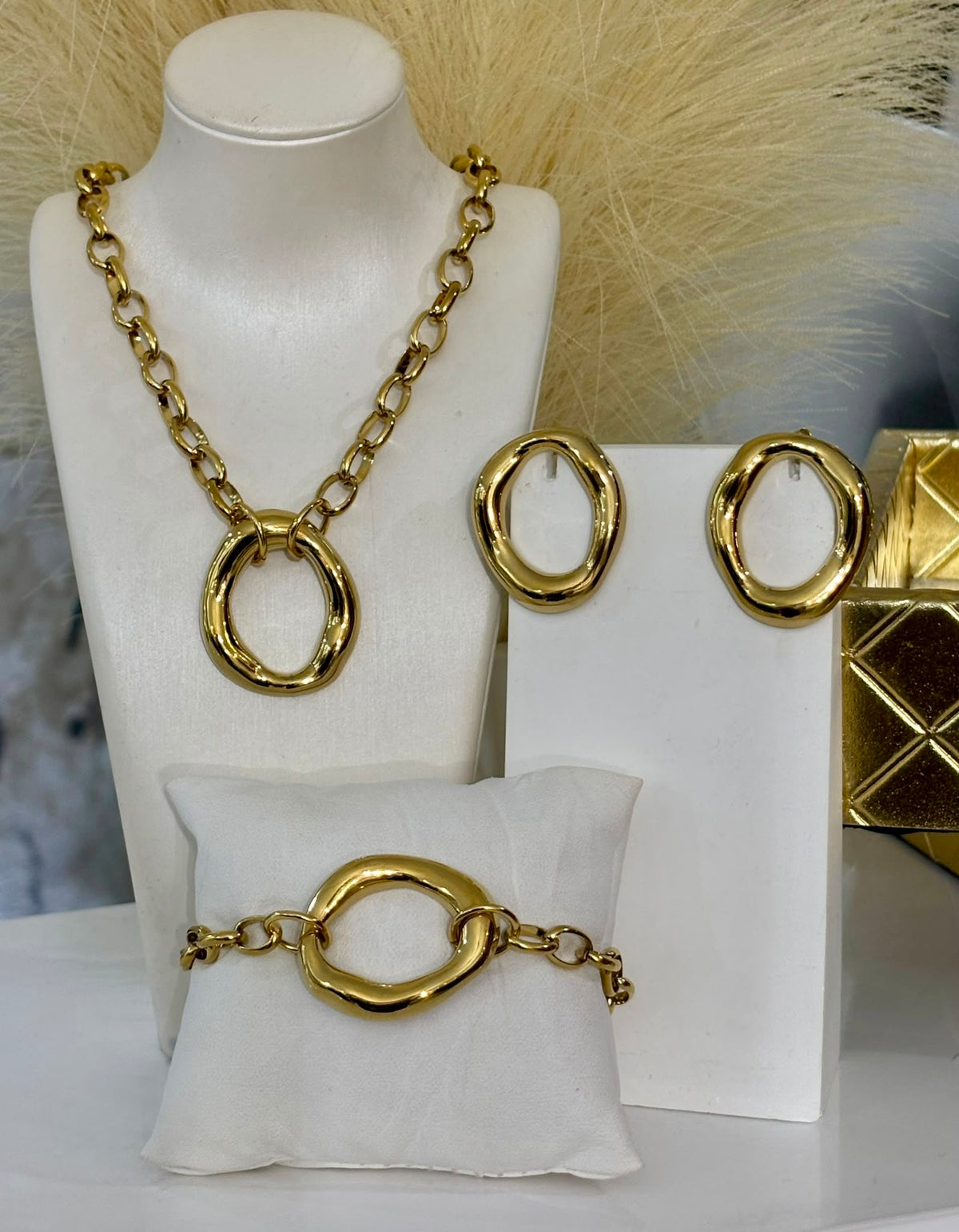 Round Gold Earring (oro acero inoxidable)