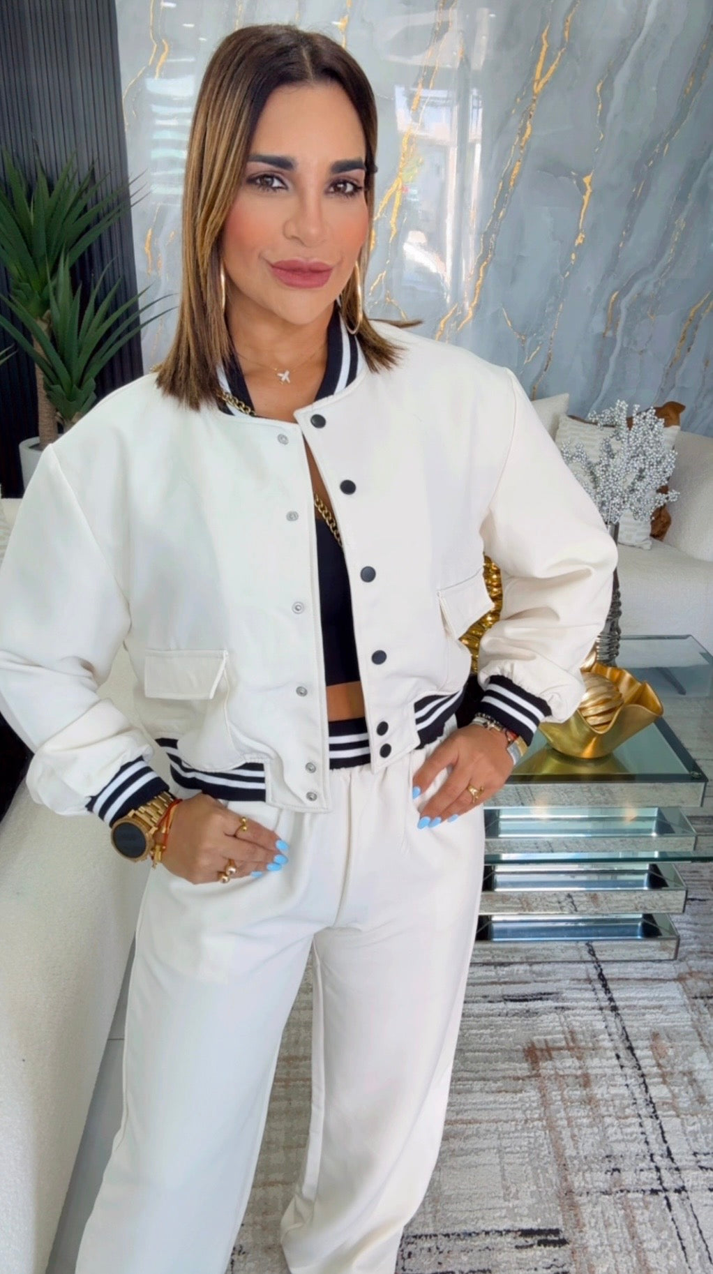 Montreal Soft White Set (spandex) puedes balar una talla