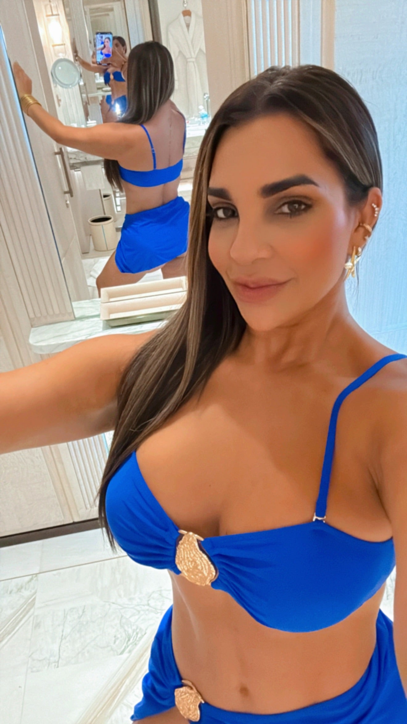 Infiniti Royal Blue 3 pieces Swimsuit Set (incluye la falda) stretch! Utilicé Médium