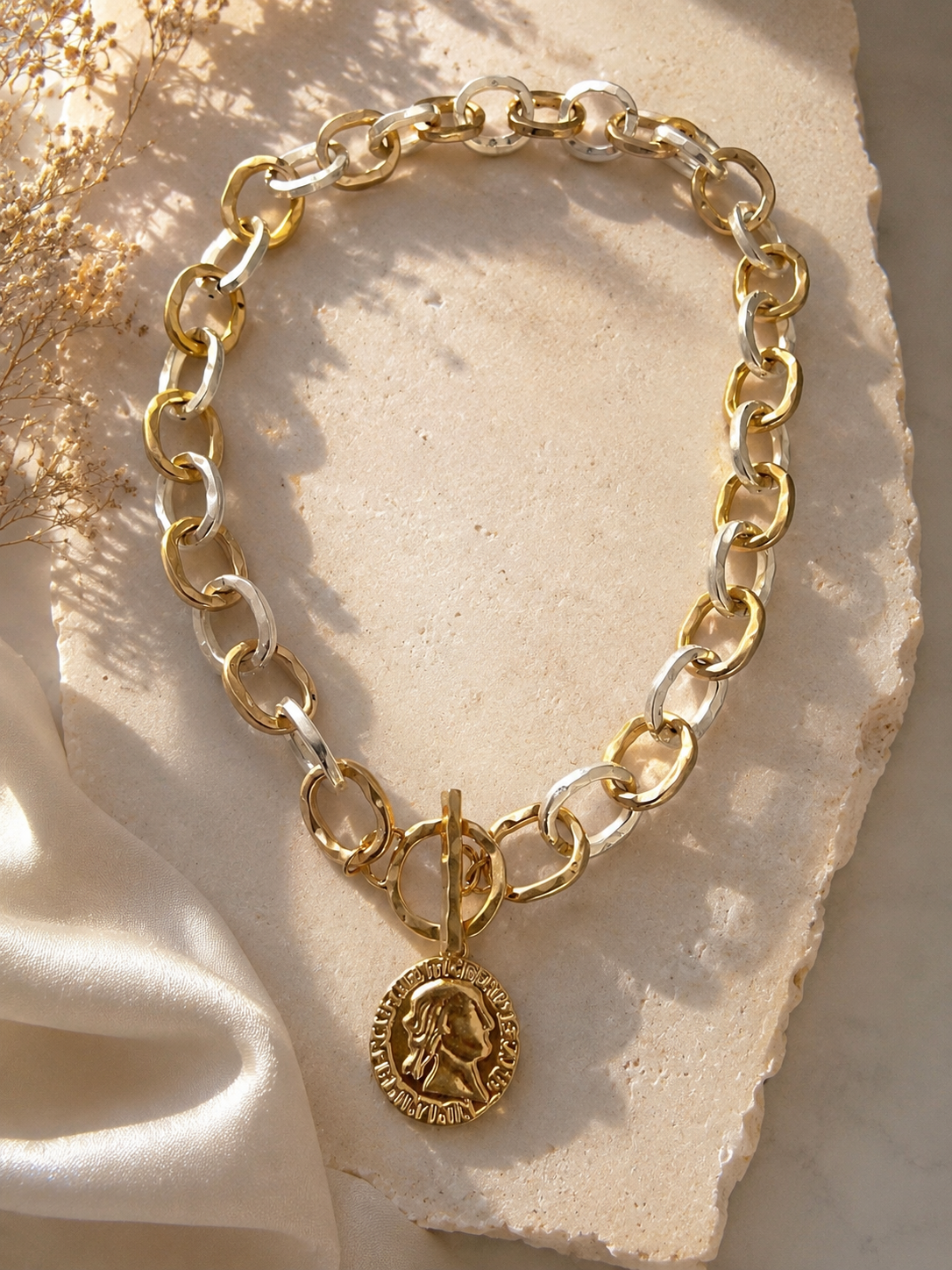 Aura Coin 2 Ones Necklace (llegan el sábado)