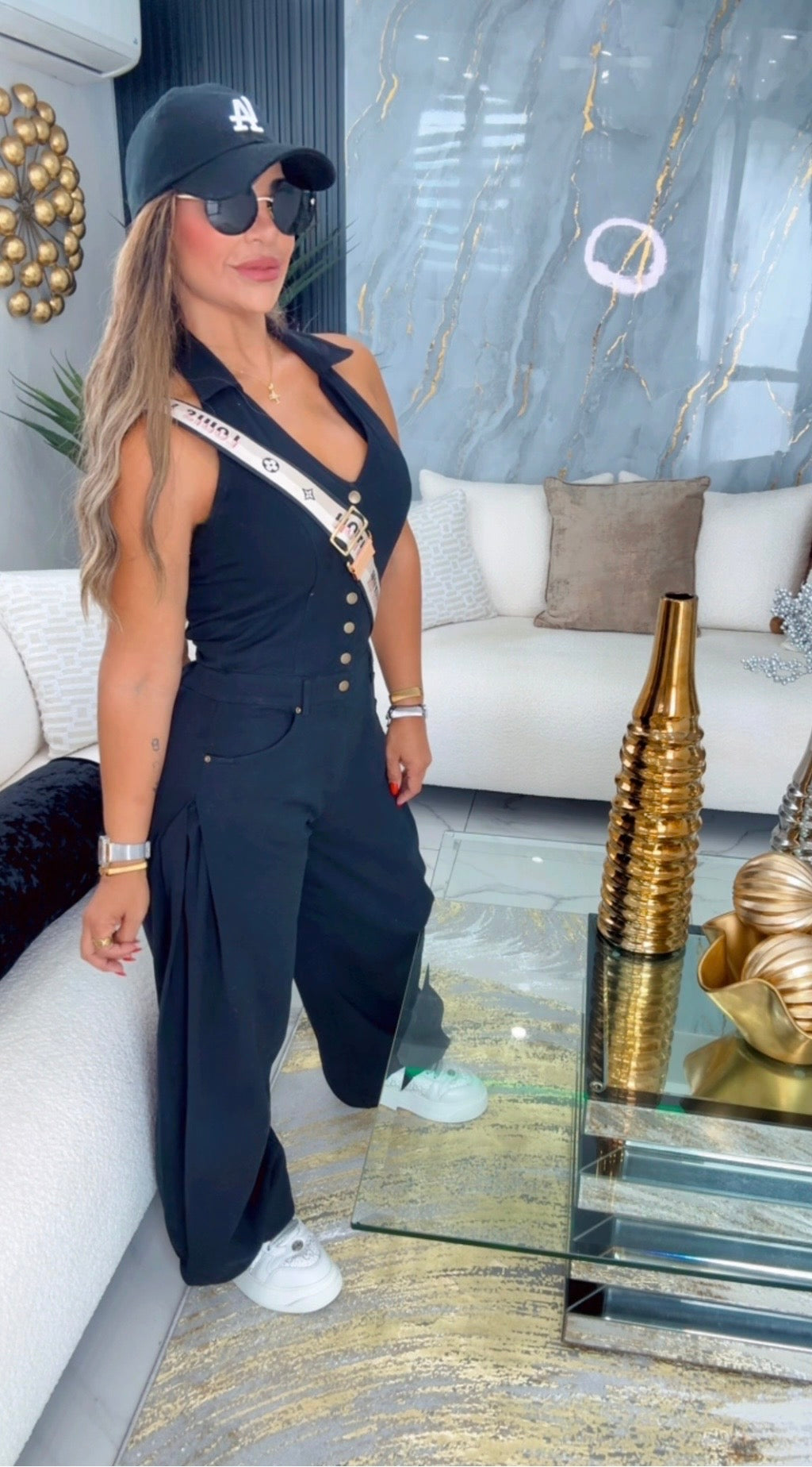 Kendall Black Jumpsuit (tiene elástico en la parte trasera) utilicé médium