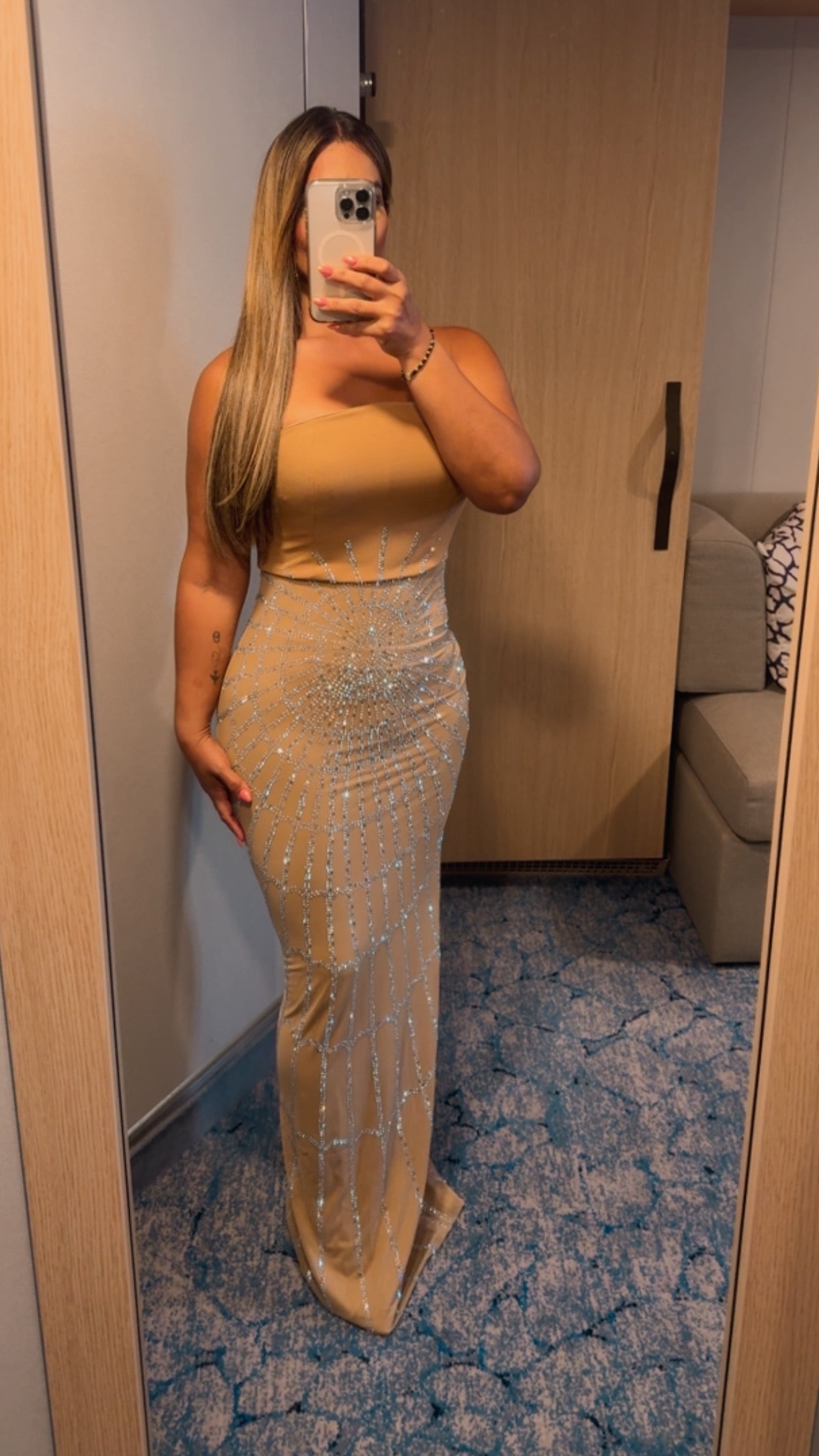 Gala Golden Night Dress (spandex) utilicé talla Médium
