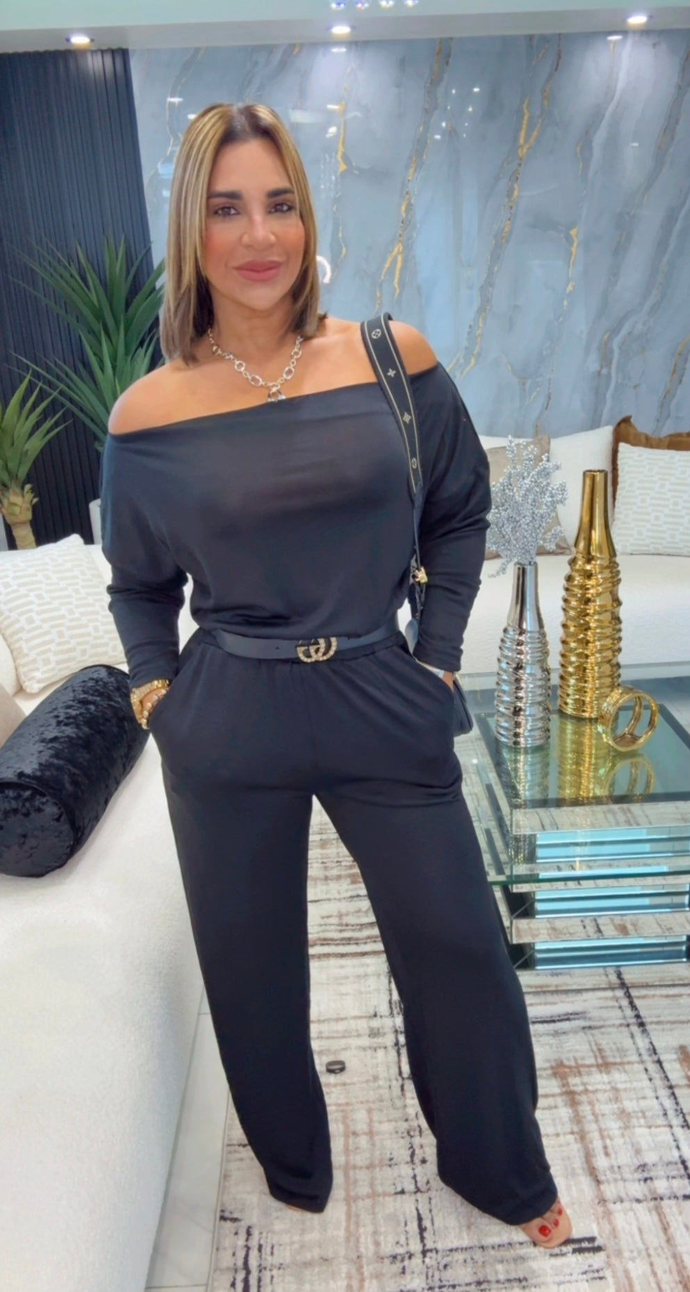 Argelia Black Jumpsuit (stretch) no incluye cinturón