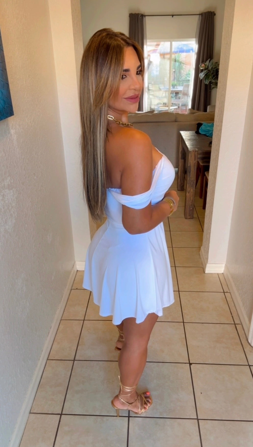 Let’s Go Party White Dress (stretch ) Trae short integrado