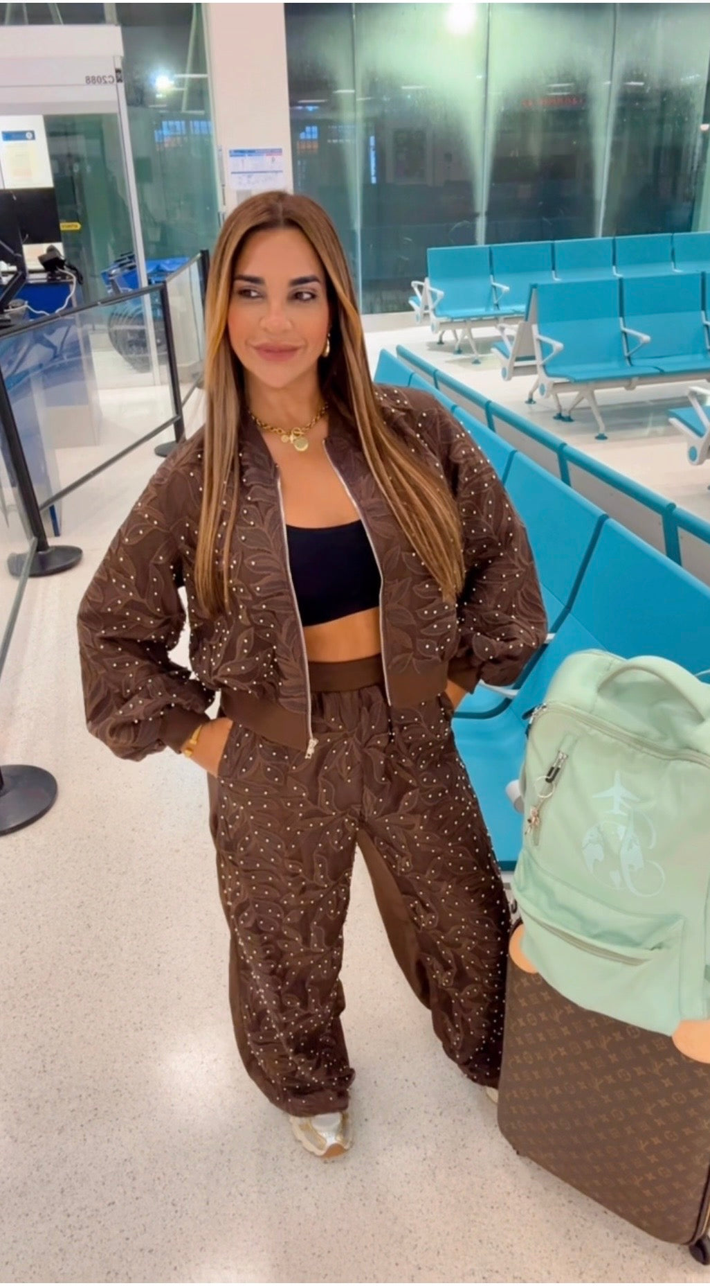 Iberia Brown Luxury Jacket Set (spandex) bájale una talla