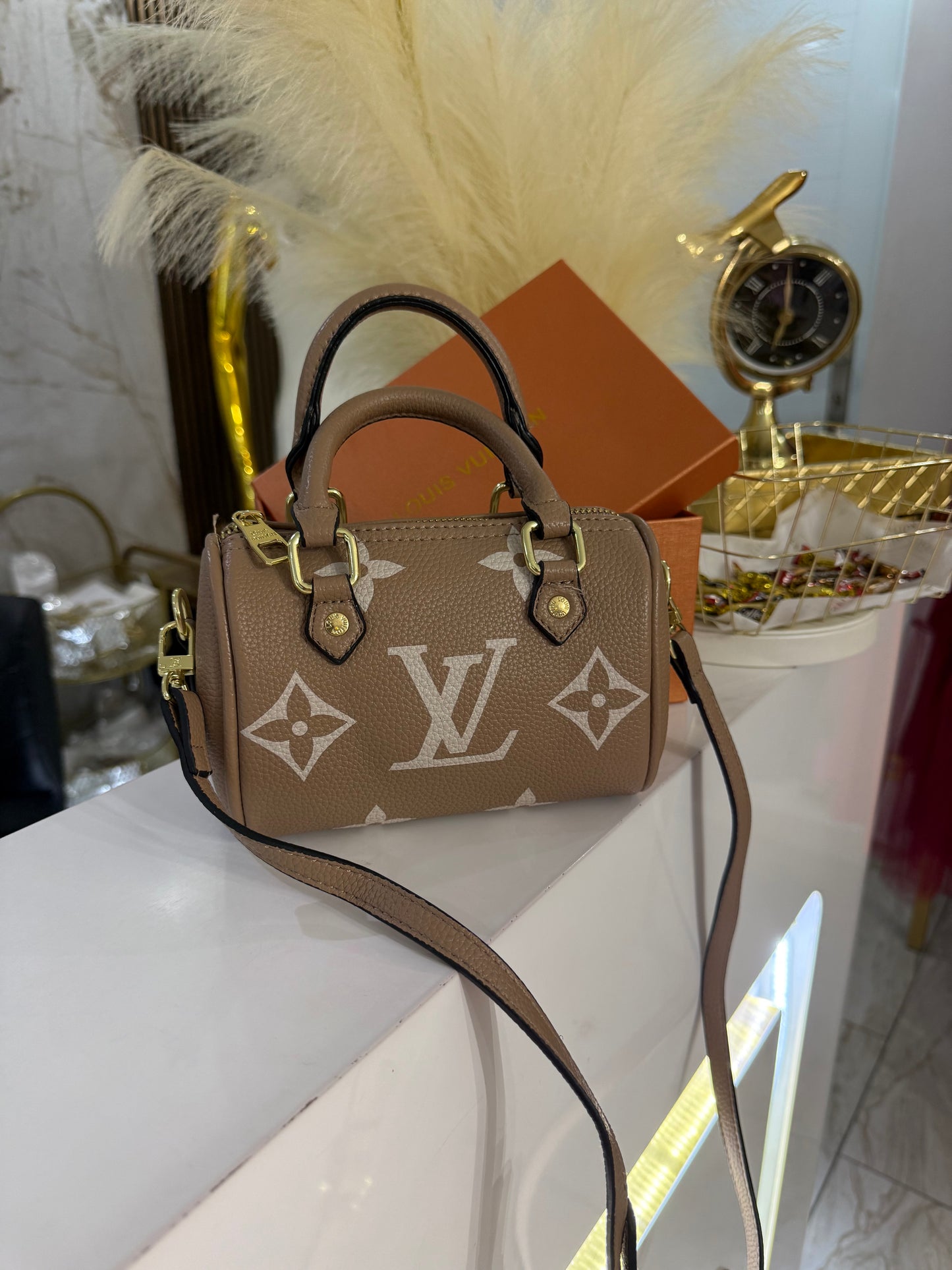 LV  Crossbody Doctor Bag (incluye caja)