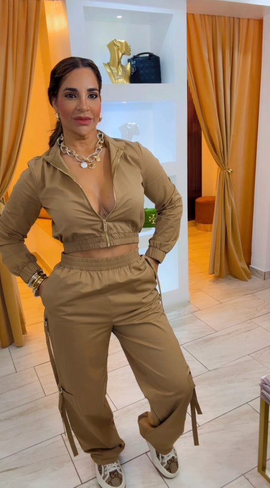Jinan Khaki Set (puesto en M) puedes bajar una talla (stretch)