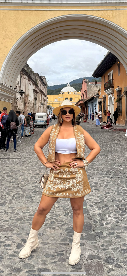 Antigua Guatemala Mocha Skort Set (falda pantalón) utilicé talla Small, puedes bajar una talla